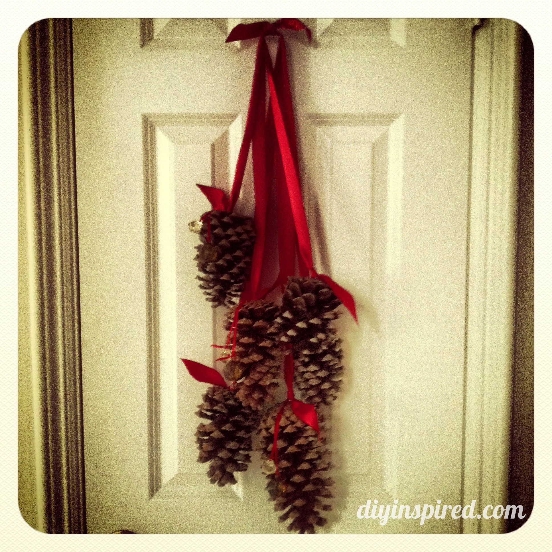 Pine Cones Decorations For Christmas Hanging pine cone decoration
