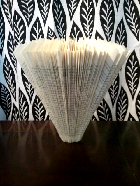 Recycled book folding (3)