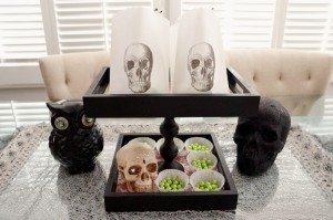 http://www.diyinspired.com/wp-content/uploads/2015/09/Upcycled-Halloween-Tray-300x199.jpg