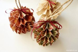 http://www.diyinspired.com/wp-content/uploads/2015/10/DIY-Paper-Christmas-Ornaments-300x199.jpg