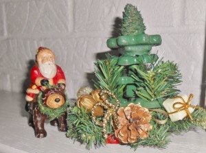 http://www.diyinspired.com/wp-content/uploads/2015/11/Upcycled-Vintage-Faucets-Christmas-Tree-300x223.jpg