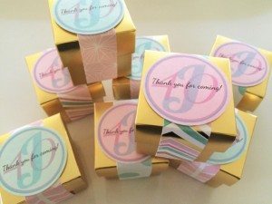 http://www.diyinspired.com/wp-content/uploads/2016/04/Gold-and-Pastel-Party-Favors-300x225.jpg