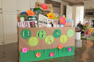 http://www.diyinspired.com/wp-content/uploads/2016/05/Organic-Themed-Gift-Basket-for-School-Auction-300x200.jpg