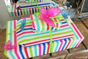 http://www.diyinspired.com/wp-content/uploads/2016/06/12-Clever-Gift-Wrapping-Ideas-300x202.jpg