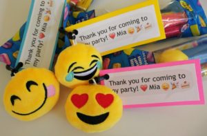 http://www.diyinspired.com/wp-content/uploads/2016/06/Emoji-Party-Favors-with-Prinable-Tags-300x197.jpg
