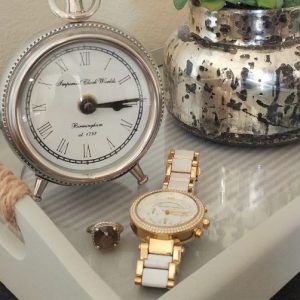 upcycled-and-painted-old-tray